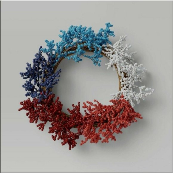 NWT Red White & Blue Ombre Bead Wreath 17" Diameter Americana 4th of July A018 - Picture 1 of 4
